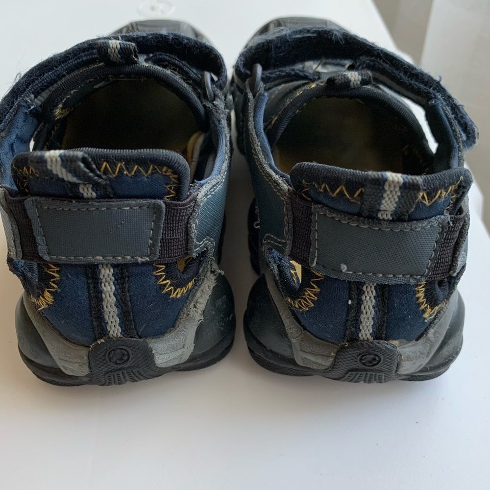 💦💙Kids Keen Sandals💙💦 - Picture 3 of 12